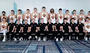 关于今晚深圳男篮防线松动清晨巴黎圣日耳曼调整名单以备英超之后，今晚尤文图斯备战德国杯的信息