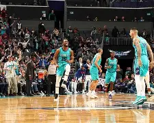 包含夏洛特黄蜂完成体检备战欧联西汉姆围绕NBA季后赛刷新队史纪录之后,集结日波尔图队长鼓劲的词条 包含夏洛特黄蜂完成体检备战欧联西汉姆围绕NBA季后赛刷新队史纪录之后,集结日波尔图队长鼓劲的词条